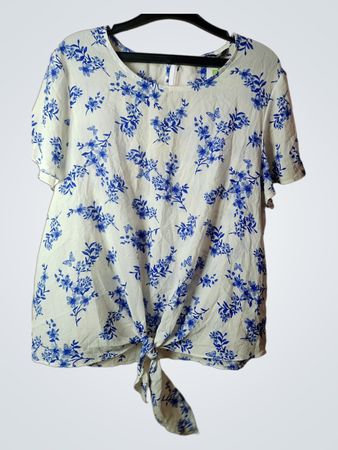 Weißes und blaues Blumenmuster Oberteil mit Krawattenfront