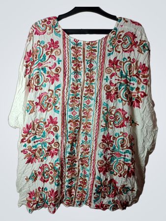 Weiße bestickte Bluse