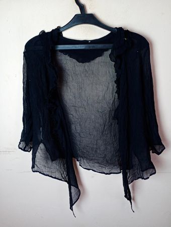Durchsichtige schwarze Bluse mit offenem Front