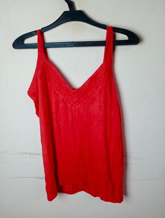 Rotes Tanktop