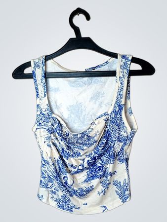 Tanktop mit weißem und blauem Toile-Druck