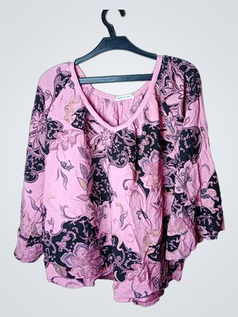 Rosa Bluse mit Blumenmuster