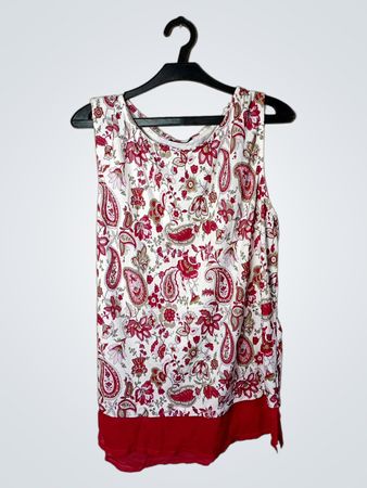 Janina Ärmelloses Paisleymuster-Top mit rohem Saum