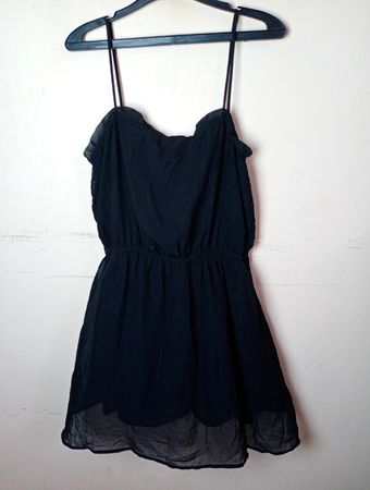 Schwarzes Mini-Kleid