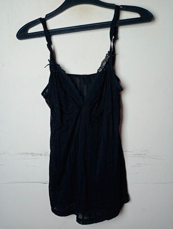 Schwarzes Spitzenborte-Cami