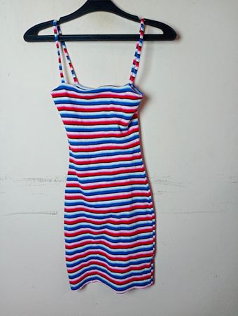 H&M Divided Gestreiftes Mini-Kleid