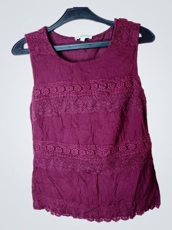 Look 10 Ärmelloses Oberteil mit Spitzenbesatz