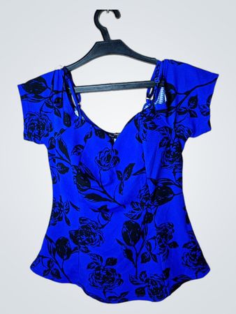 Blind Date Blau Floral Bluse