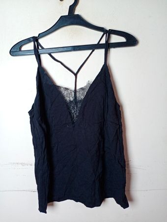 H&M schwarzes Spitzen-Trim Cami-Top