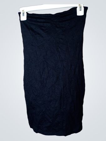 Geteiltes schwarzes Röhrenkleid