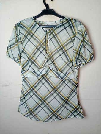 Durchsichtige Karobluse