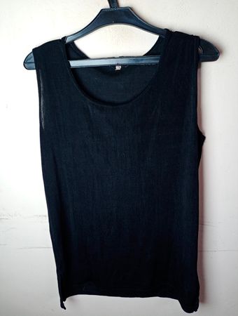 Schwarzes Tanktop