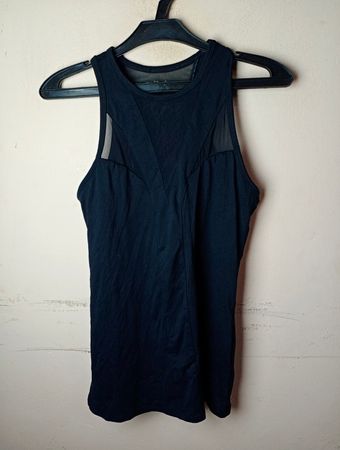 Fabletics Schwarzes Tanktop