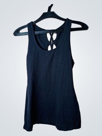 Beyond Yoga Schwarzes Tanktop mit Kreuz Rücken-Detail