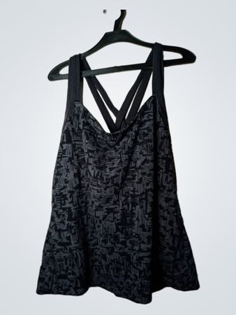 Schwarzes Tanktop mit abstraktem Muster