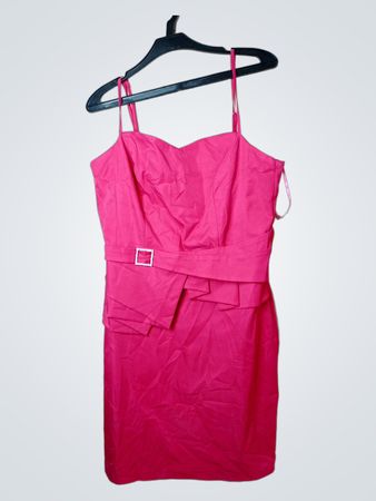 Feero 42 Pinkes Kleid mit verziertem Gürtel