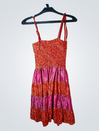 Stufen Kleid aus Seide-Mischung