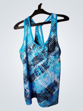 Blaues Tanktop mit abstraktem Druck