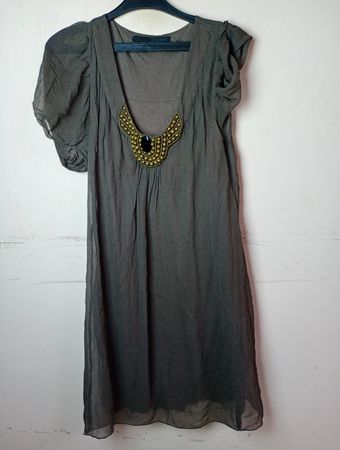 SET Damen Graues Verziertes Kleid mit Durchsichtigen Ärmeln