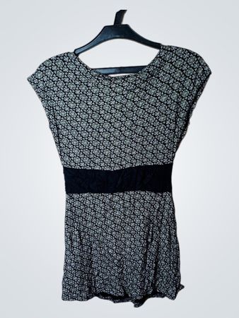 Clockhouse Damen Schwarz Blumendruck Gürtelkleid