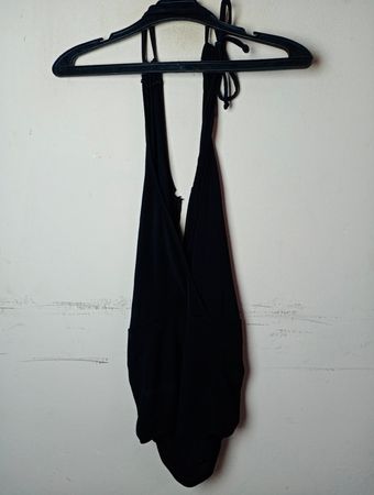 Schwarzer Neckholder-Body
