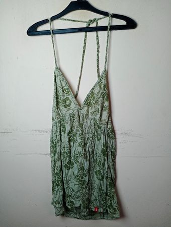 Grünes Blumendruckkleid