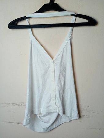 Weißes Halterneck-Top mit Knöpfen