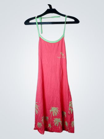 Rosa Kleid mit Palmenmuster und grünem Besatz
