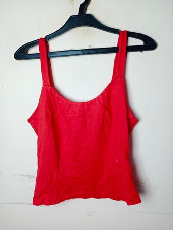 Rotes Tanktop