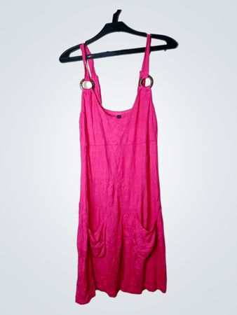 Rosa Kleid mit Taschen und Ringdetail