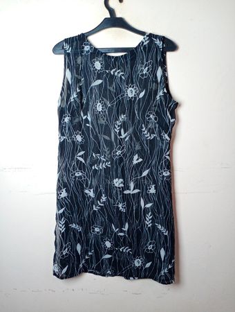 Ärmelloses Blumendruckkleid von Vroom & Dreesmann