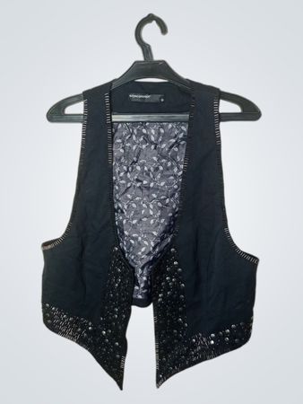 Soyaconcept schwarzes Vest mit NietenDETAIL
