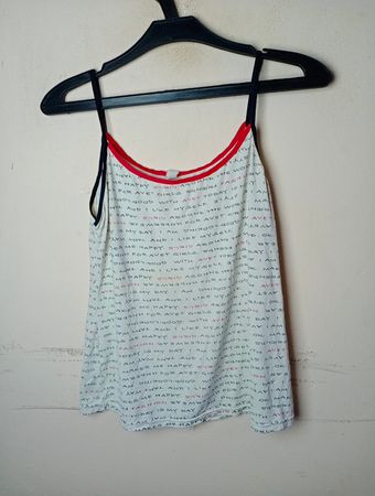 Weißes Tanktop mit Textdruck