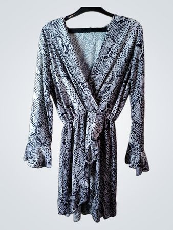 Schlangehaut-Muster Wickelkleid