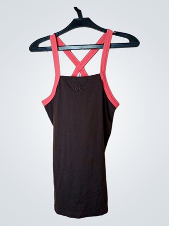 Unbegrenztes Tanktop mit Korallenbesatz