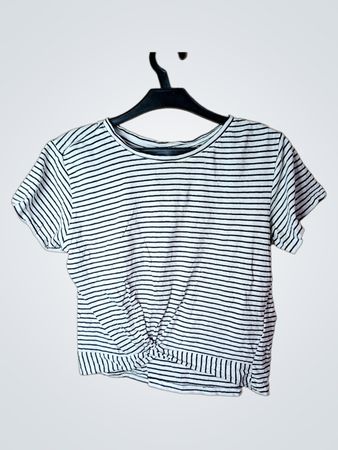 Page One Gestreiftes T-Shirt mit Krawattenfront