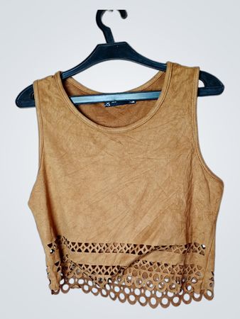 BEST EMILIE Damen Braunes Wildleder Crop Top mit ausgeschnittenem Saum