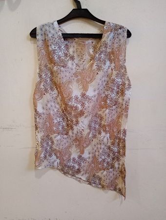 Ärmellose Bluse mit Paisley-Druck