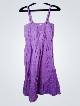 Lila gerafftes gestuftes Kleid