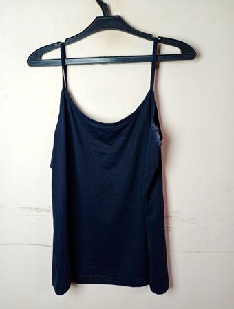 Schwarzes Tanktop