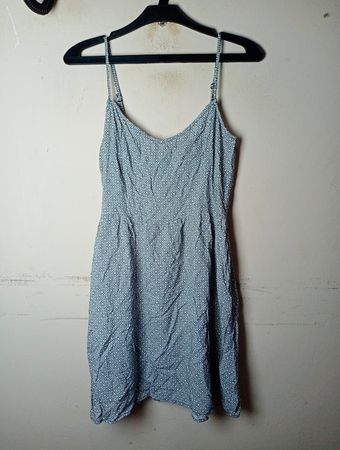 Geteiltes bedrucktes Kleid