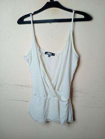 BIKBOK Weißes Spitzenbesatz-Top