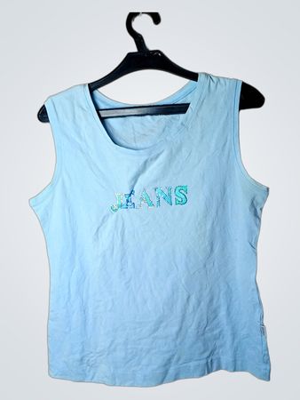 Hellblaues ärmelloses Top mit "JEANS" Grafik