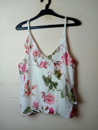 Weißes Blumen-Camisole
