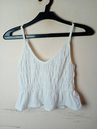 Weiße Rüschen-Camisole