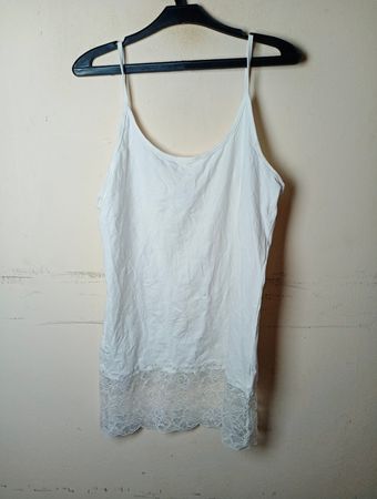 Elle Nor Weiße Spitzen-Camisole