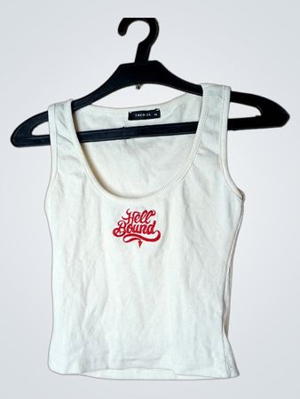 Weißes geripptes Tanktop mit "Hell Bound" Grafik