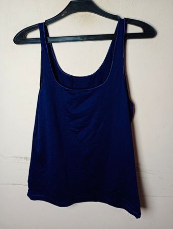 Dunkelblaues Tanktop