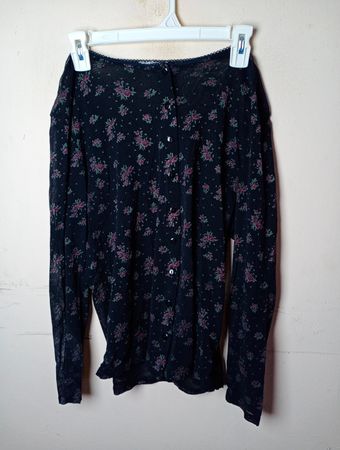 Schwarze Bluse mit floralem Muster