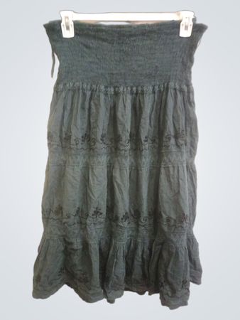 Raffinierter Taillierte Bestickte Midi-Kleid